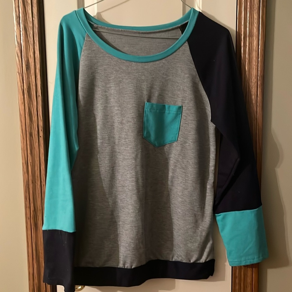WOMAN’S TOP